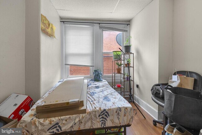 Building Photo - 4034 Baring St