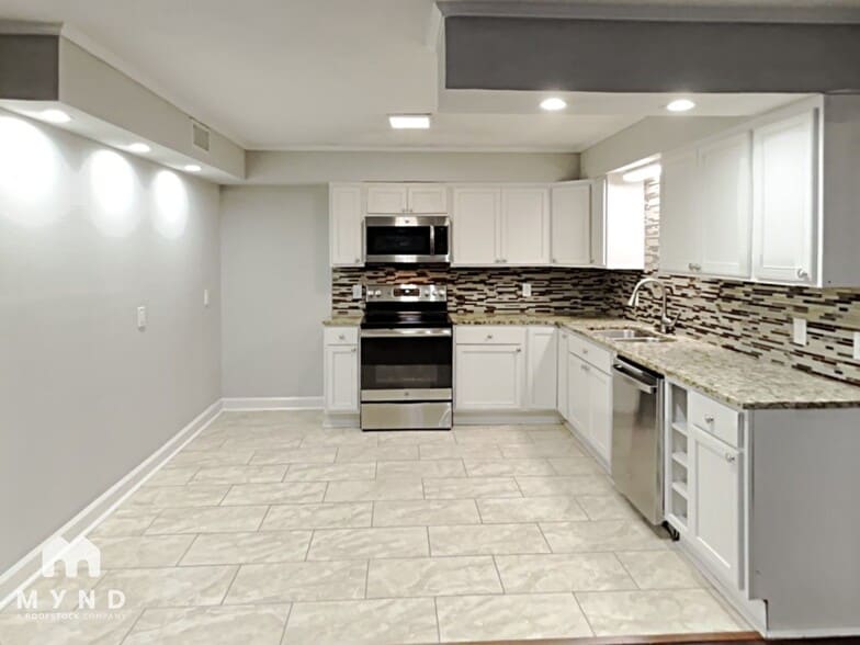 Building Photo - 2141 Province Ln