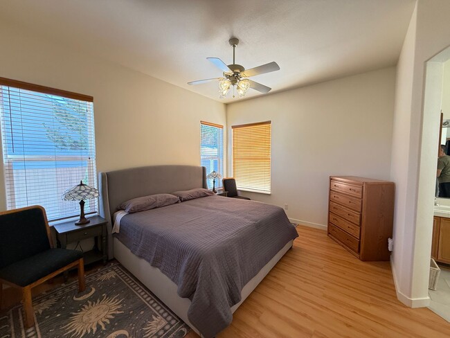 Building Photo - Beautiful 3 Bedrooms, 2 Baths with a 3 Car...