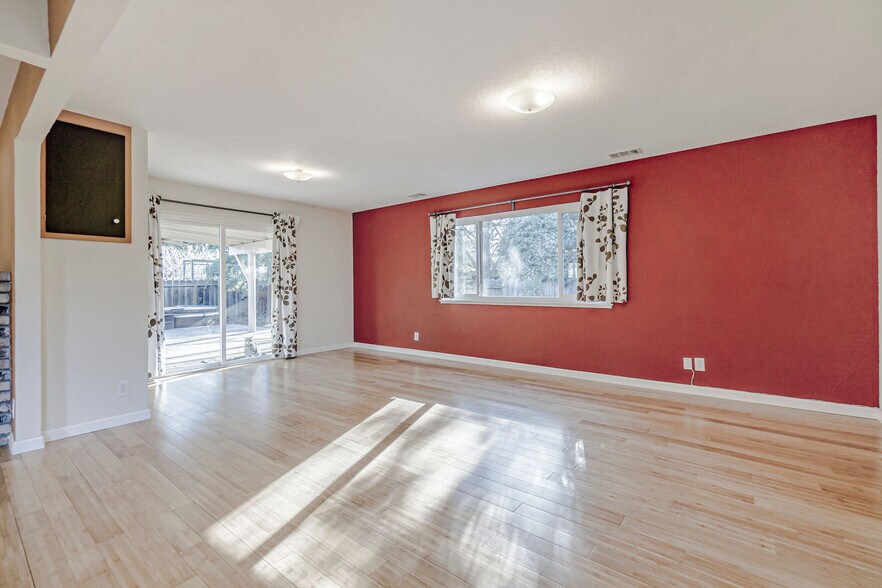 Building Photo - 1108 Alice St