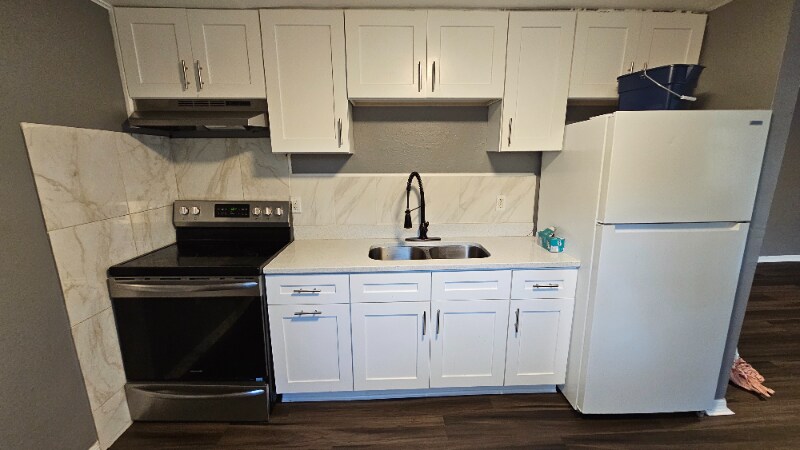 Building Photo - 101 S Forest St