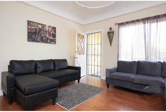 Building Photo - 1203 Gordon St