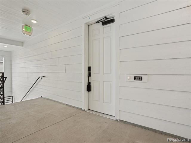 Building Photo - 6153 N Ceylon St