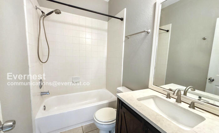 Building Photo - 21303 Bella Flora Ct