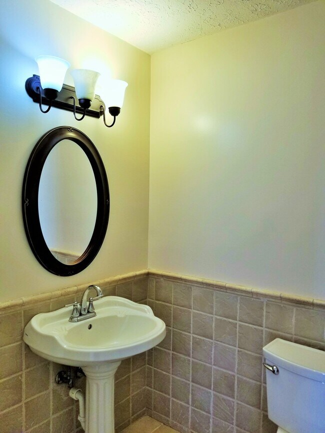 Building Photo - YOU CAN STOP YOUR SEARCH! BRAND NEW Jeffer...