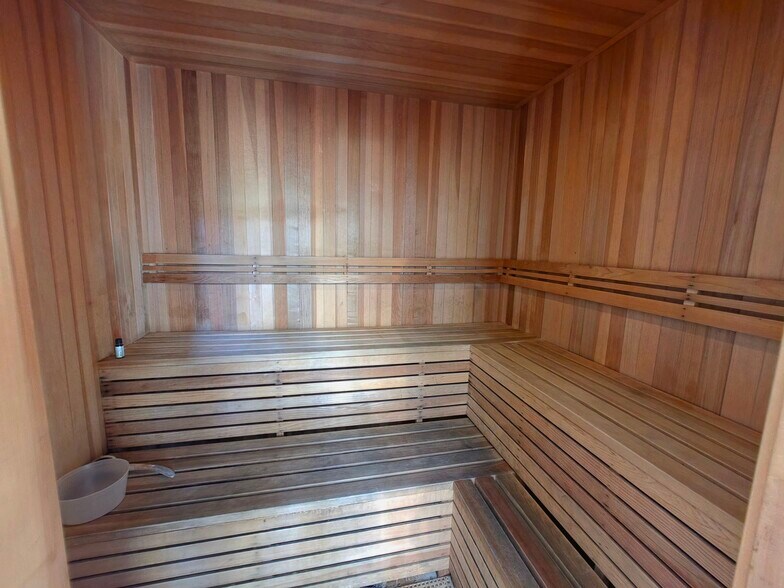 Building Photo - 3550 Caminito El Rincon