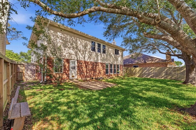 Building Photo - Glenwood Drive, Pearland, TX 77584 - 4 BR 2.5 BA single-family home