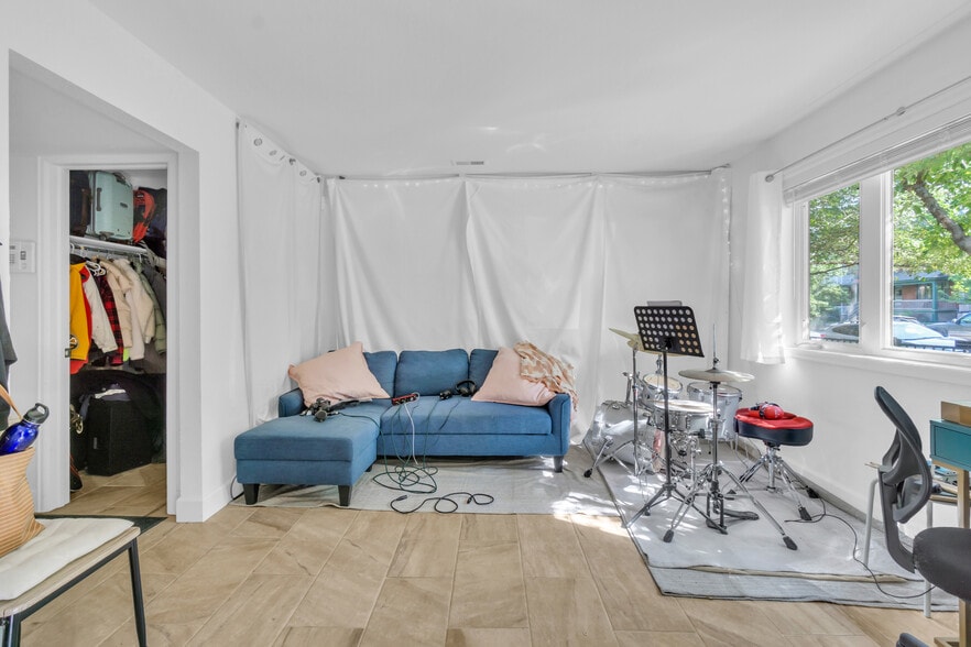 Office - 1619 N Franklin St