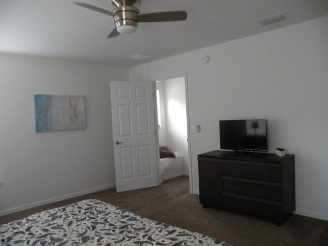 Building Photo - 10220 W Waterlander Lp