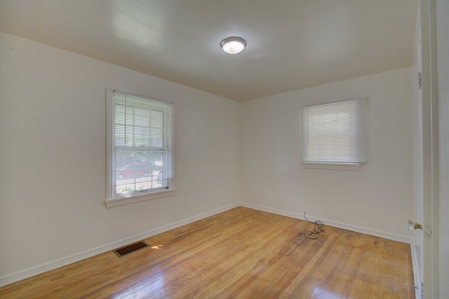 Building Photo - 2410 S Williams St