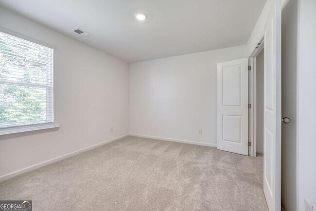 Building Photo - 49 Kestrel Dr