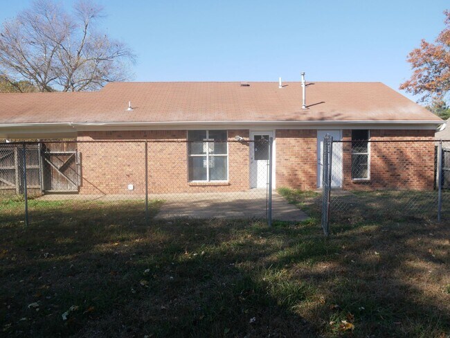 Building Photo - 6530 Jamestown Dr