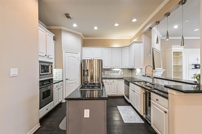 Building Photo - 5453 Fairdale Ln