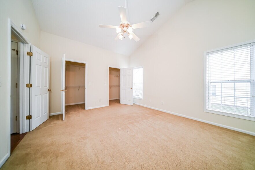 Building Photo - 31 Alessie Park Ln