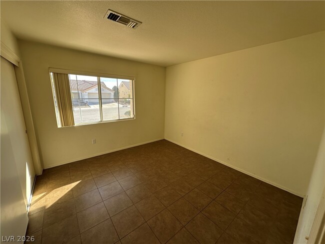 Building Photo - 3001 Lotus Hill Dr