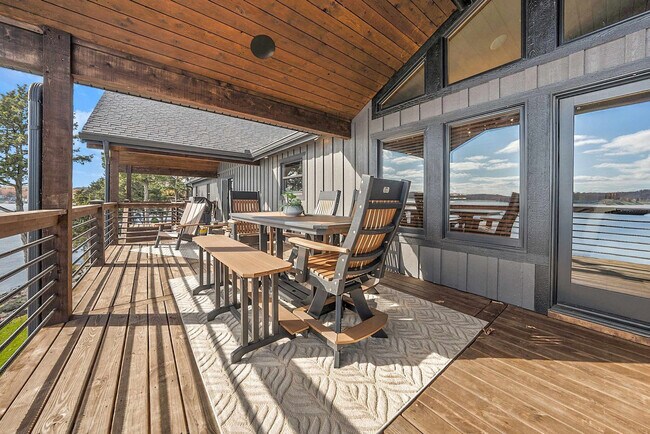 Building Photo - 201 Shady Ozark Ln