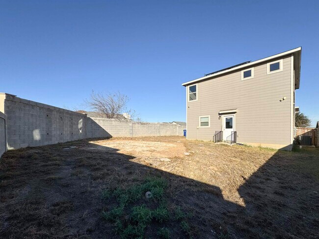Building Photo - 5802 Moses Lp