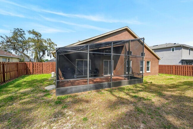 Building Photo - 5477 Glen Oak Pl