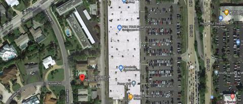 Building Photo - 2102 Alamanda Dr