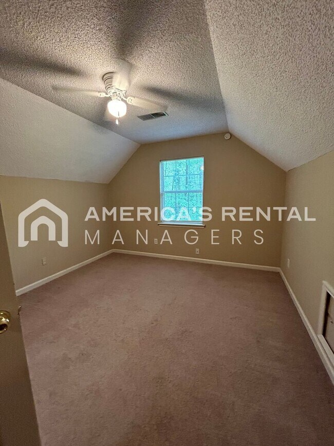 Building Photo - Home in Trussville!!