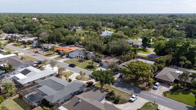 Building Photo - 3525 Riviera Dr