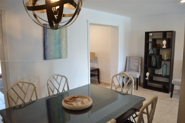 Building Photo - 3221 SW 93rd Pl