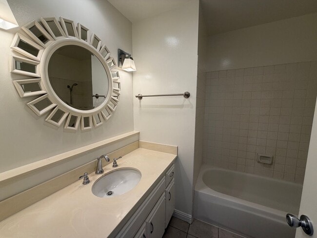 Building Photo - COSTA MESA 2 BEDROOM, 2 BATHROOM CONDO $3,400 (BRISTOL & BAKER)