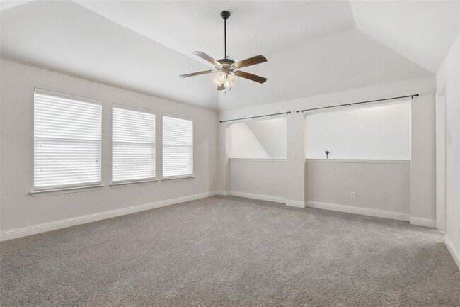 Building Photo - Spacious 5-Bedroom Living in the Heart of Willow Ridge Estates $500 OFF First Month’s Rent – Move...