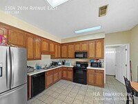 Building Photo - 1504 26th Ave E