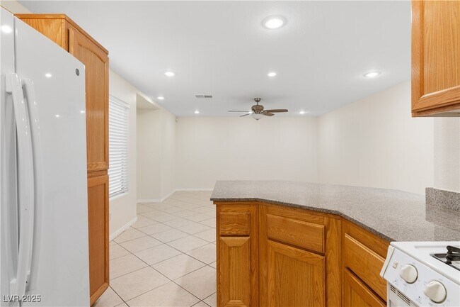 Building Photo - 7268 Vinca Rd