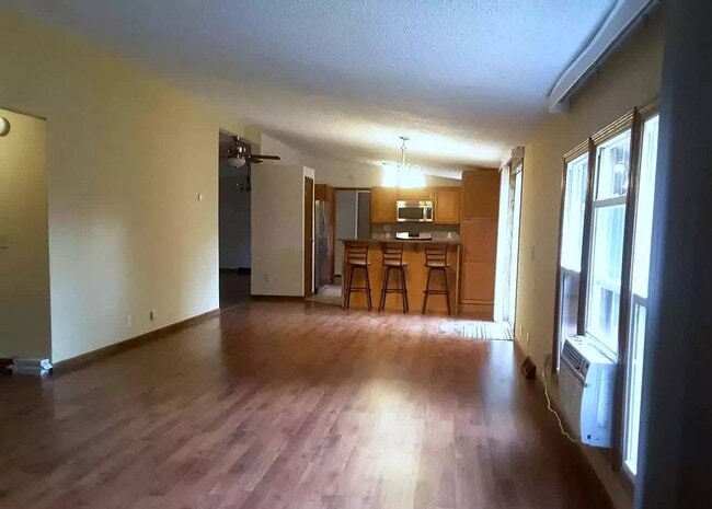 Building Photo - 3 Br Home Available in Nice Neighborhood J...