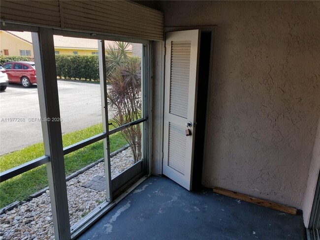 Building Photo - 8605 W Sample Rd