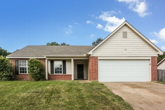 Building Photo - 4471 Bishop Hills Dr