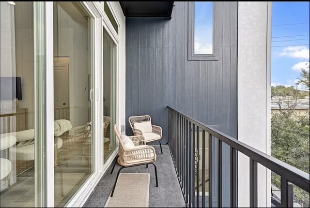 Building Photo - 5910 Val Verde St