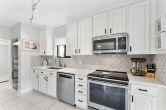 Building Photo - 6314 Longboat Ln W