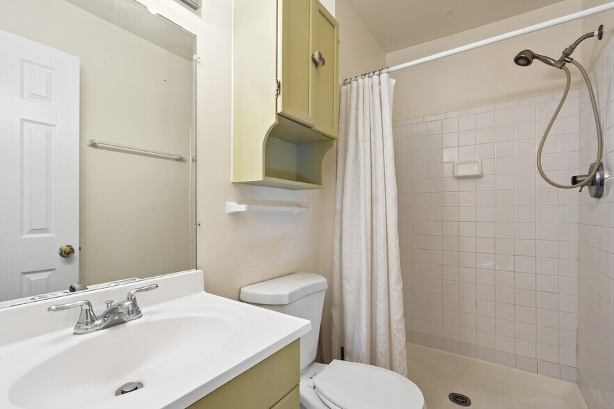 Building Photo - 7417 Wilma Ln