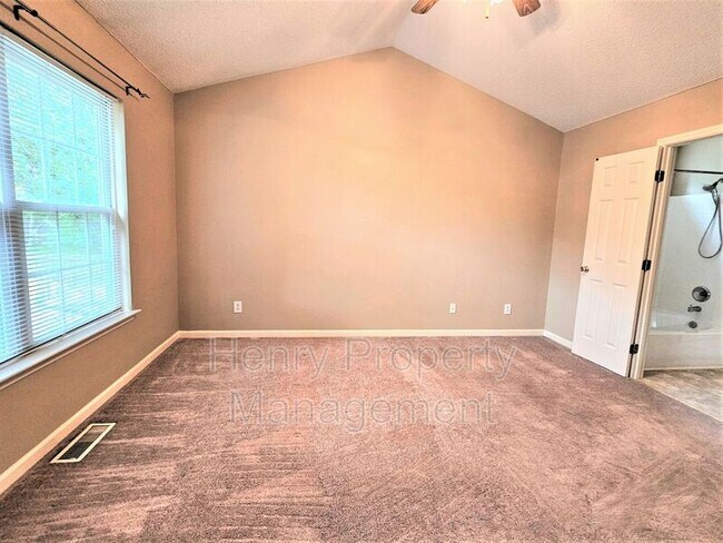 Building Photo - 109 Gremar Dr.