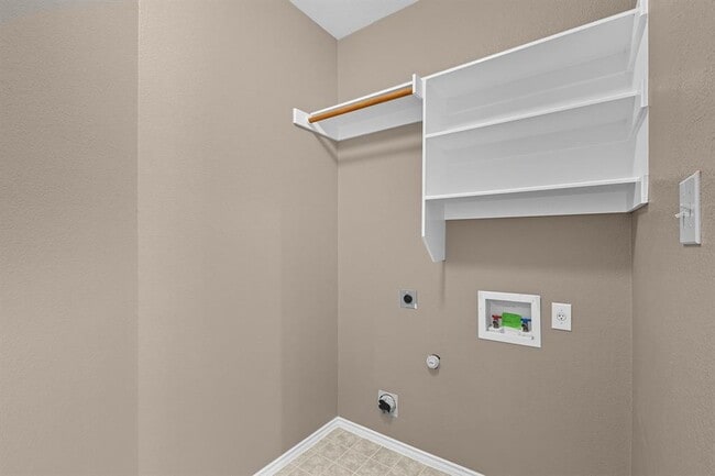 Building Photo - 257 Firwood N