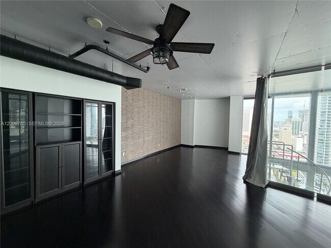 Building Photo - 690 SW 1st Ct