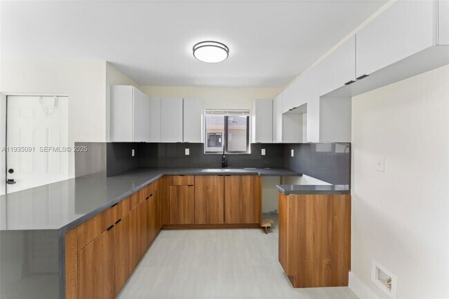 Building Photo - 1181 NW 66th St