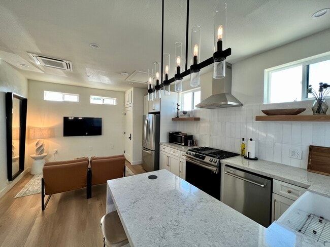 Building Photo - 16098 Calahan St