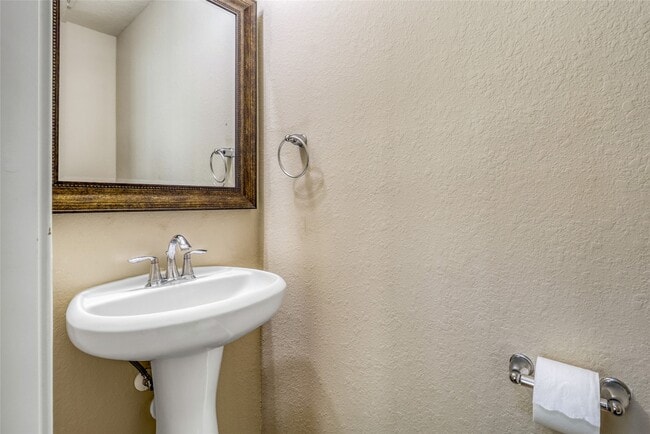 Building Photo - 24558 Folkstone Cir
