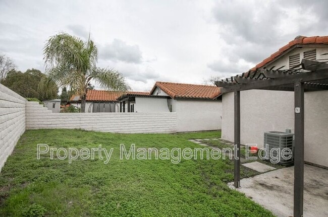 Building Photo - 254 Oleander Dr