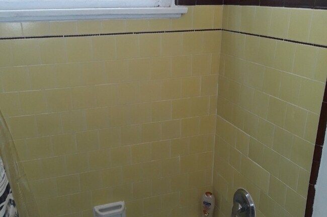 Building Photo - 11053 Venice Blvd