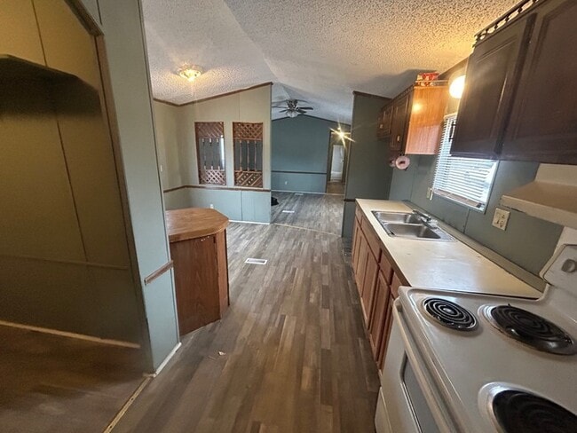 Building Photo - 201 Williams Cir