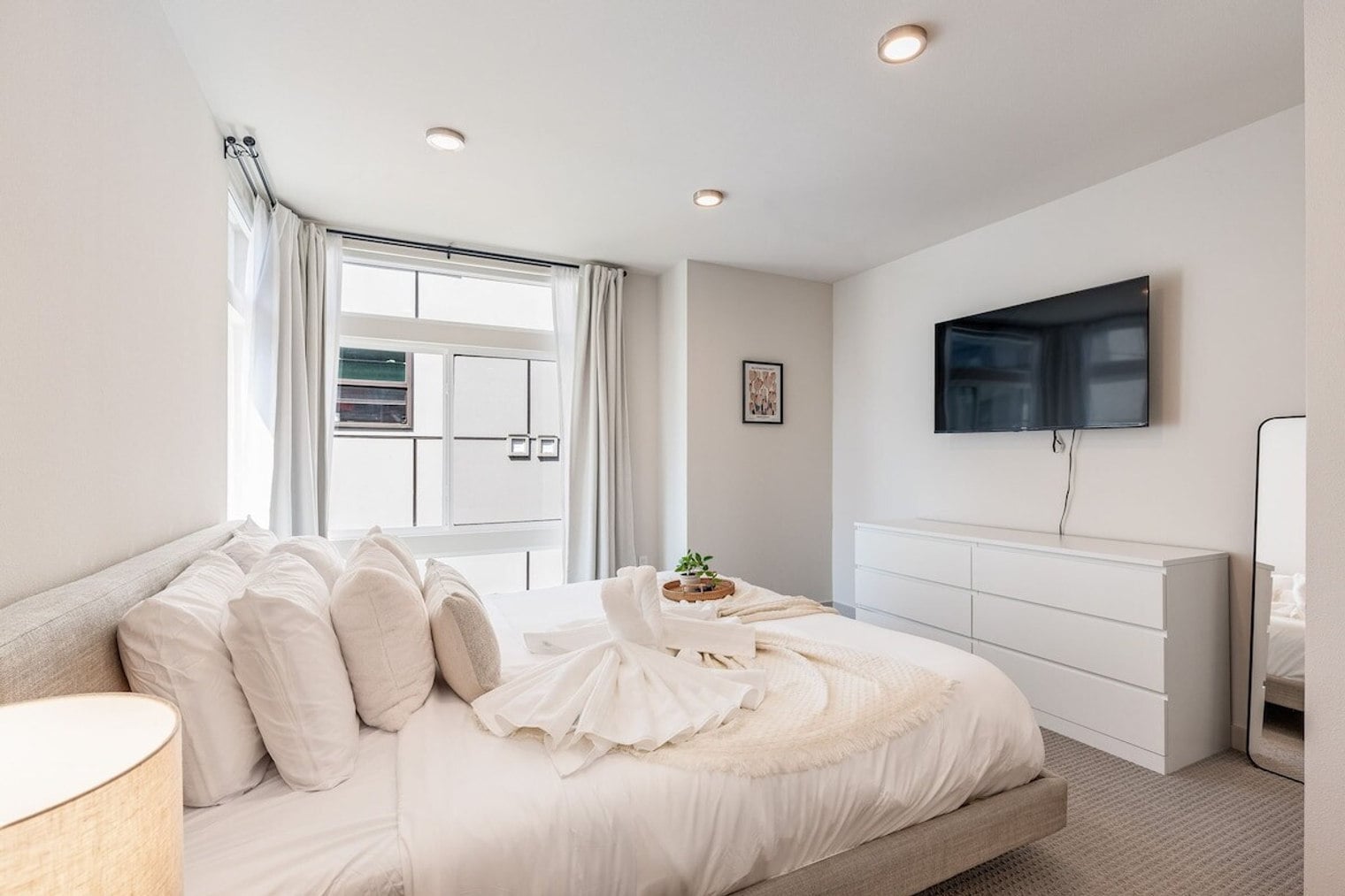 Building Photo - 2122 3rd Ave N