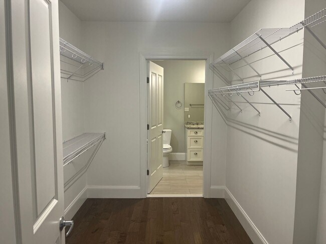 Building Photo - Water Pointe