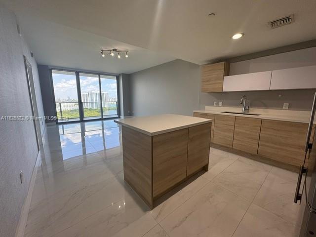 Building Photo - 16385 Biscayne Blvd