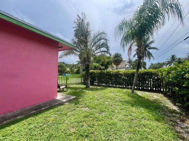 Building Photo - 201 Palm St