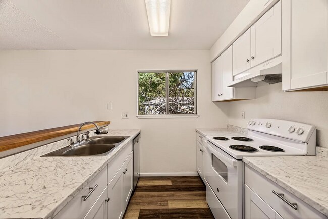 Building Photo - 615 Rancheria Dr